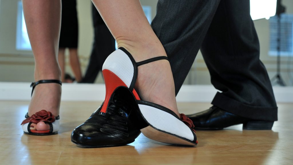 argentine-tango-2079964_1920